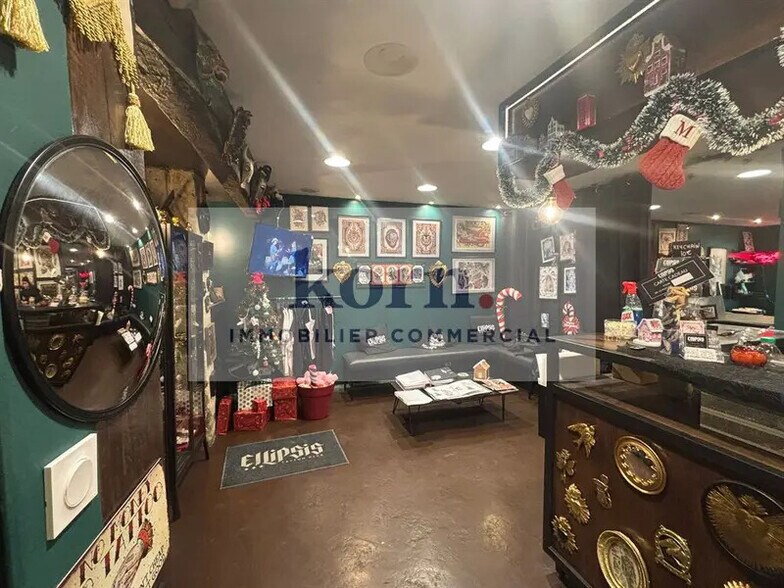 Retail in Paris for lease - Interior Photo - Image 1 of 9
