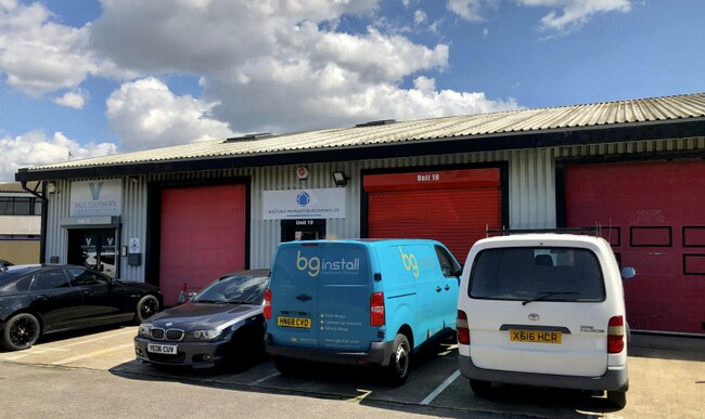 Plus de détails pour Airport Service Rd, Portsmouth - Industriel à louer