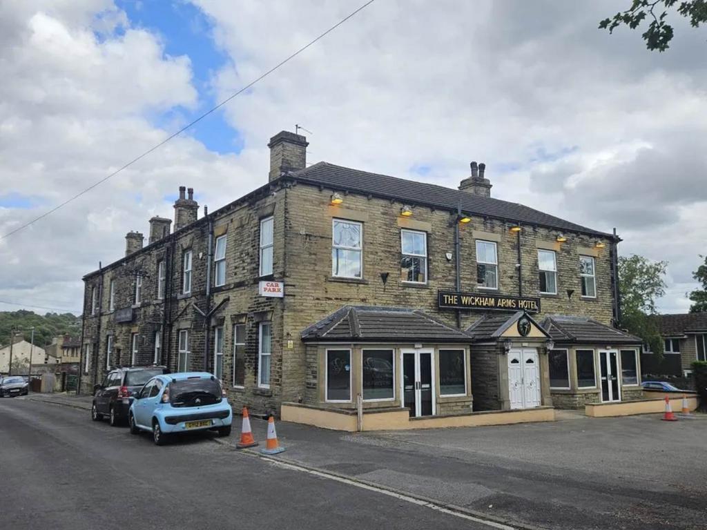 15 St. Peg Ln, Cleckheaton à louer Photo du bâtiment- Image 1 de 3