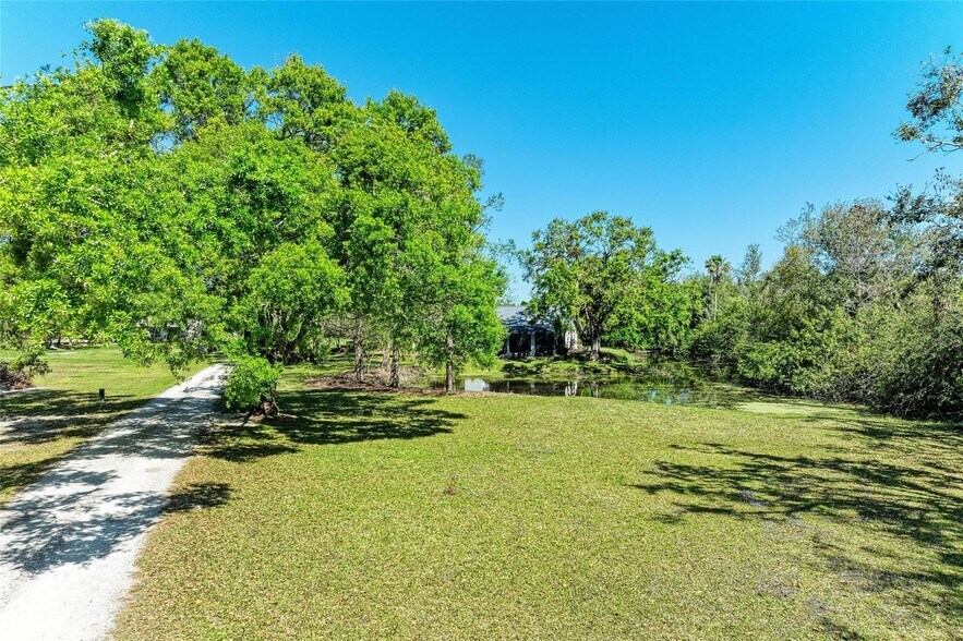 4007 E 45th St, Bradenton, FL for sale - Building Photo - Image 2 of 4