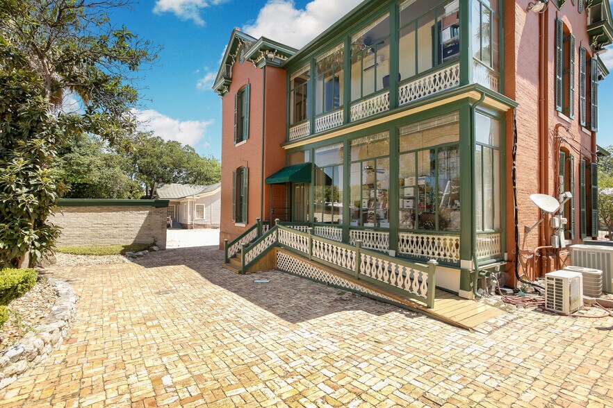 635 S Presa St, San Antonio, TX à vendre - Photo du bâtiment - Image 2 de 22