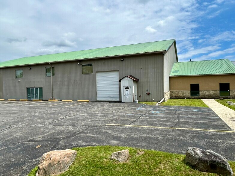 137 Market Way, Mount Pocono, PA à louer - Photo du bâtiment - Image 3 de 8
