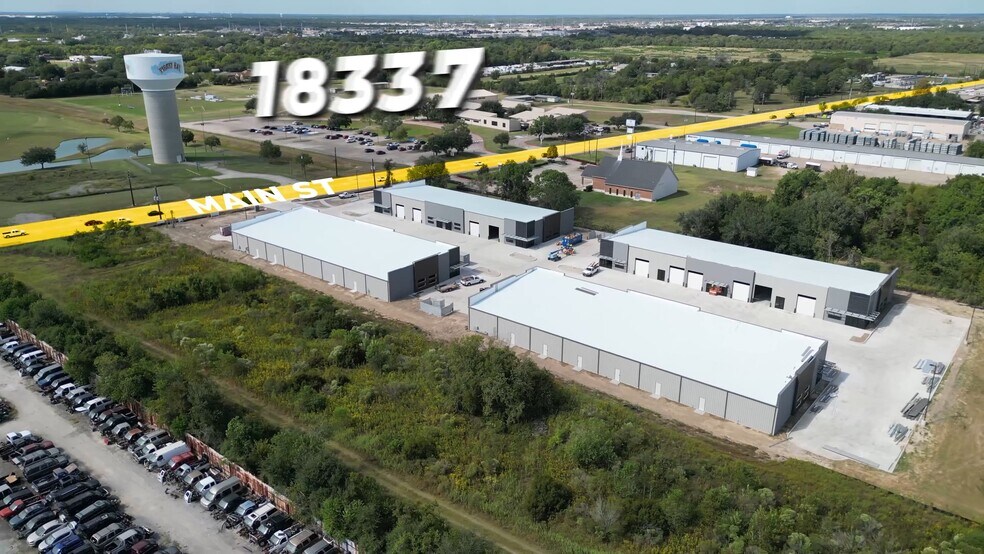 5278 N Main St, Baytown, TX à louer - Vidéo sur l’inscription commerciale - Image 2 de 11