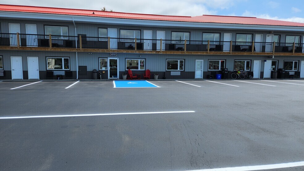 171 Mission Rd, Wawa, ON à vendre - Photo du bâtiment - Image 3 de 51