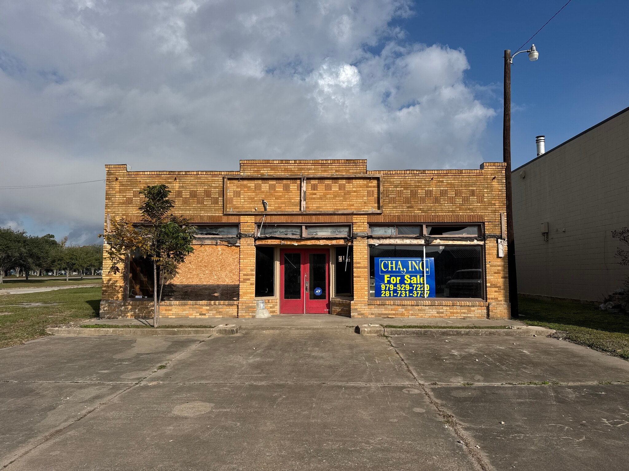 130 W Myrtle St, Angleton, TX for sale Building Photo- Image 1 of 7