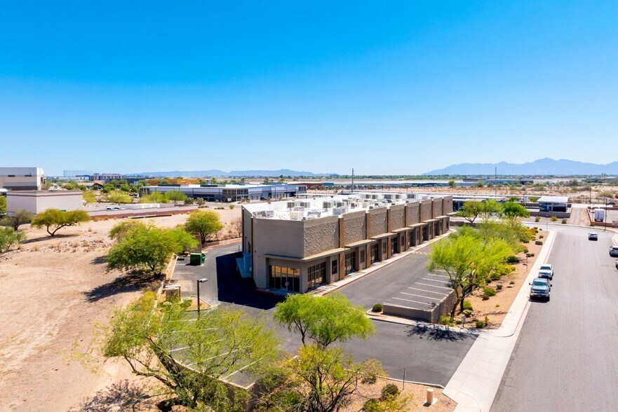 7115 N 110th Ave, Glendale, AZ à louer - Photo du bâtiment - Image 2 de 6