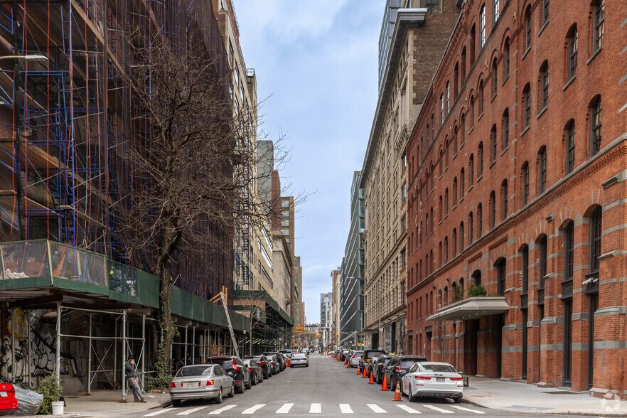 95 Vandam St, New York, NY à louer - Photo du bâtiment - Image 2 de 7