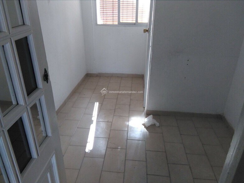 Commerce de détail dans Cáceres, Cáceres à louer - Photo du bâtiment - Image 2 de 6