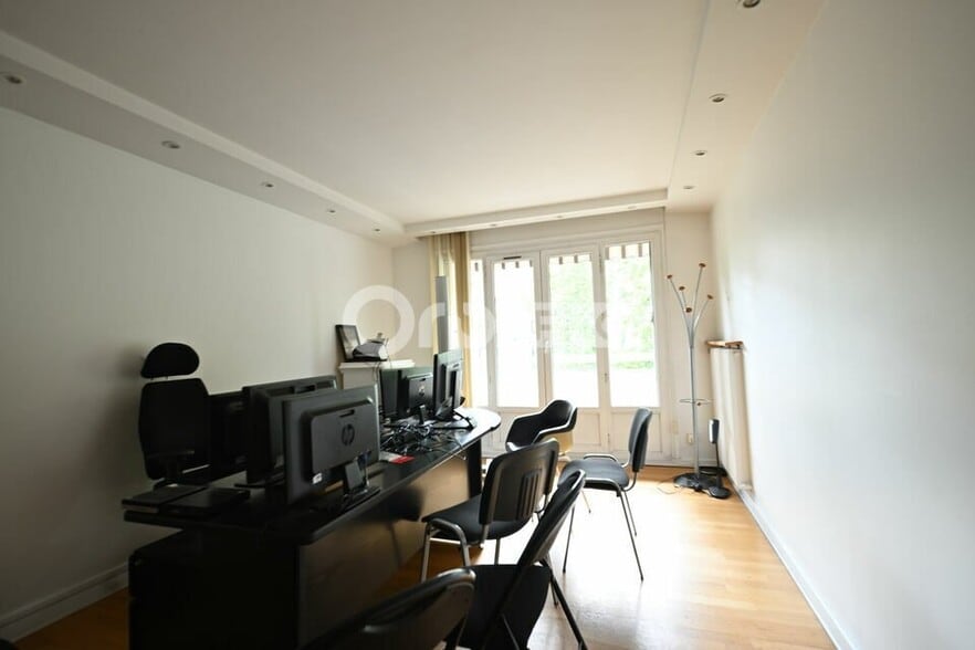 263 Route De Vienne, Vénissieux for sale - Interior Photo - Image 3 of 9