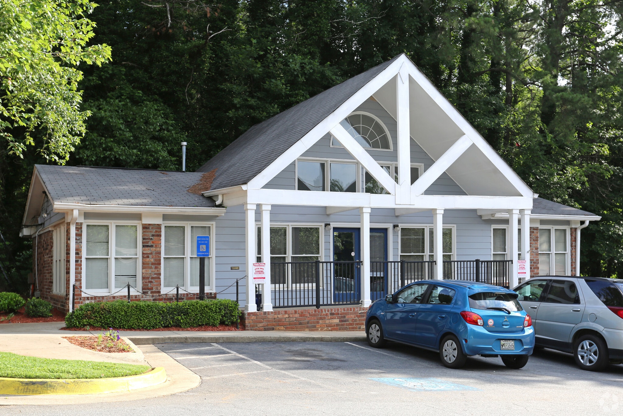 1991 Delowe Dr SW, Atlanta, GA for sale Primary Photo- Image 1 of 20