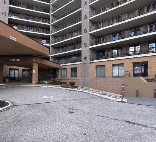 2000 Valley Forge Cir, King Of Prussia, PA à vendre - Photo du bâtiment - Image 3 de 28
