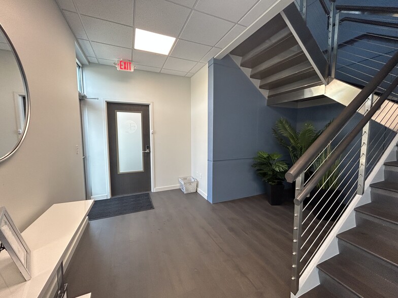 1902 W Kennedy Blvd, Tampa, FL for lease - Building Photo - Image 1 of 18