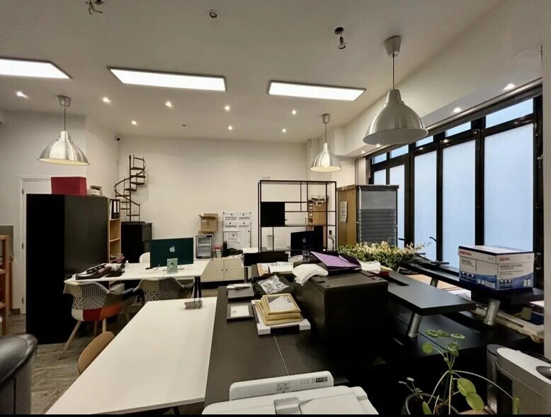 Commerce de détail dans Paris à vendre - Photo du bâtiment - Image 2 de 7