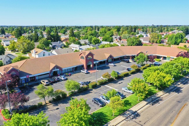 More details for 8876 Vintage Park Dr, Sacramento, CA - Retail for Lease