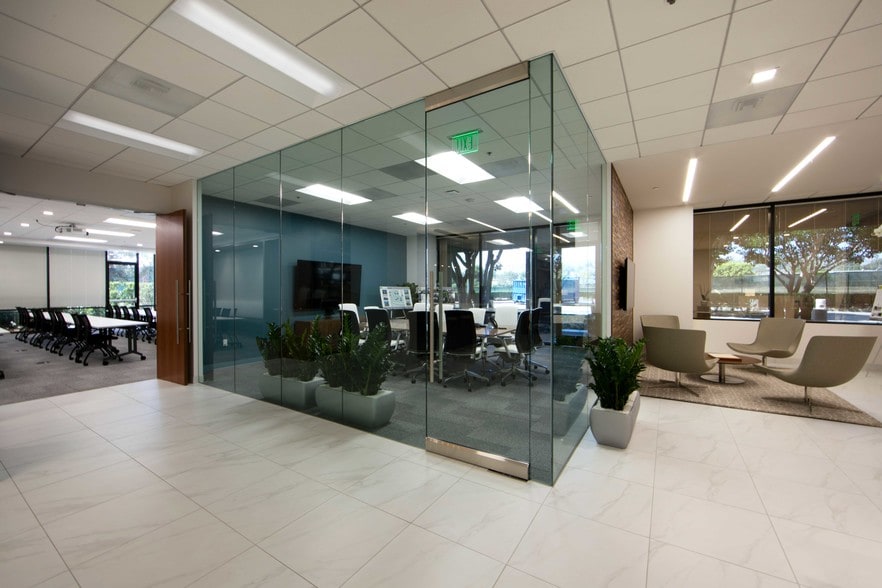 135 S State College Blvd, Brea, CA for lease - Interior Photo - Image 1 of 26