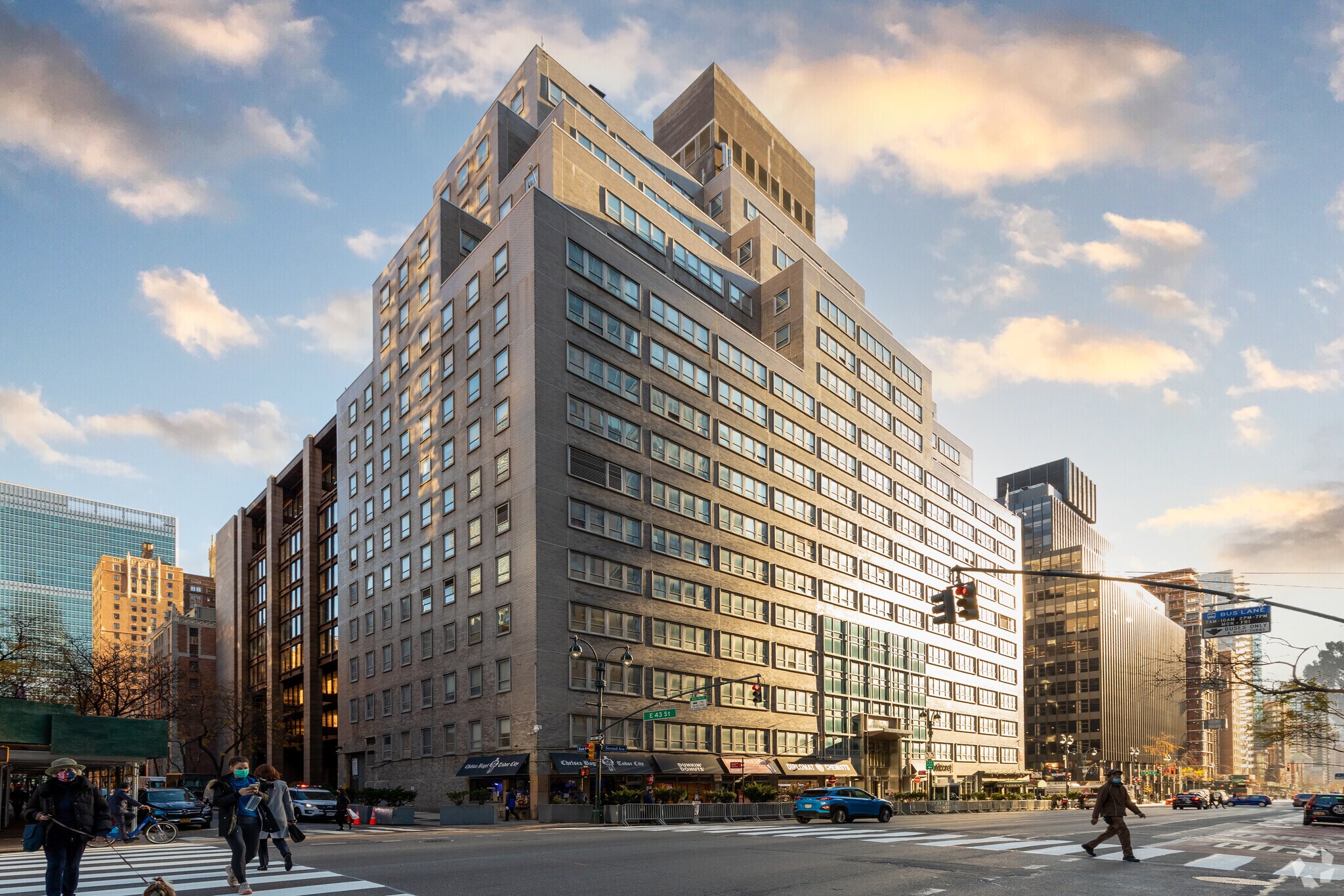 800 Second Ave, New York, NY à louer Photo du bâtiment- Image 1 de 7