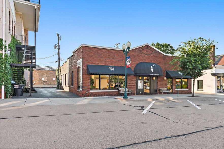 112 S Maple St, Sycamore, IL for sale - Building Photo - Image 2 of 25