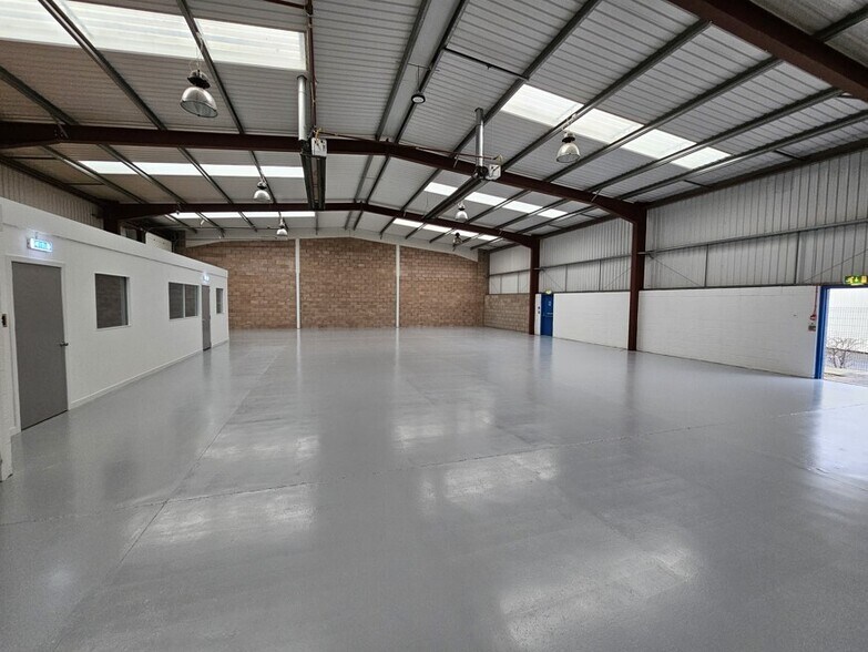 18 Dryden Rd, Loanhead à louer - Photo du bâtiment - Image 3 de 6