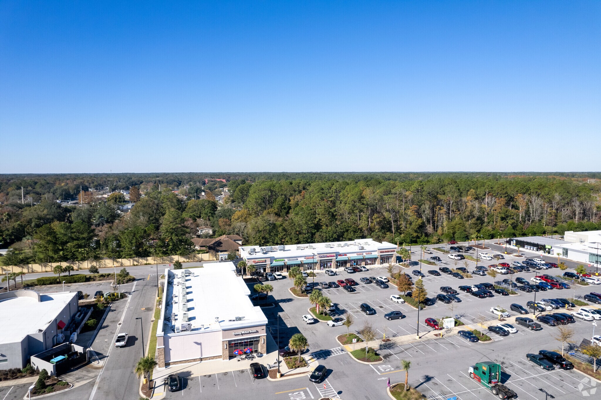 7025-7099 Collins Rd, Jacksonville, FL à louer Aérien- Image 1 de 9