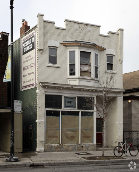 3047 Dundas St W, Toronto, ON à vendre - Photo principale - Image 1 de 1