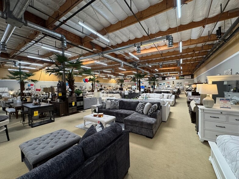 2320-2340 Auburn Blvd, Sacramento, CA for lease - Building Photo - Image 3 of 15