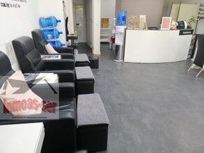 Retail in Barcelona, Barcelona for lease Interior Photo- Image 2 of 7