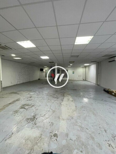 Flex in Marignane for lease - Interior Photo - Image 2 of 8