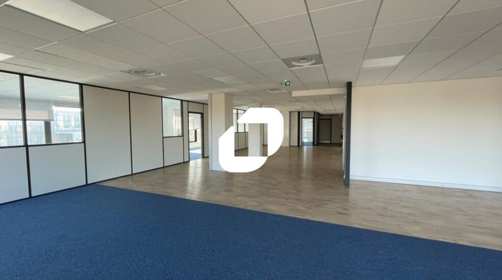 Office in Jossigny for lease - Building Photo - Image 1 of 24