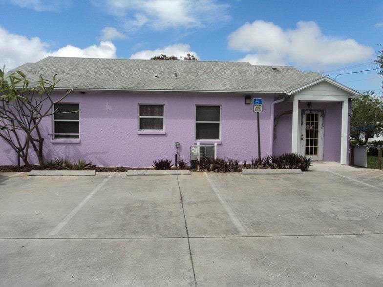 1581 Old Dixie Hwy, Vero Beach, FL à vendre - Photo principale - Image 1 de 19