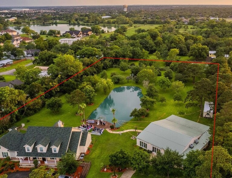 1019 Lewis Dr, Kemah, TX for sale - Primary Photo - Image 3 of 3