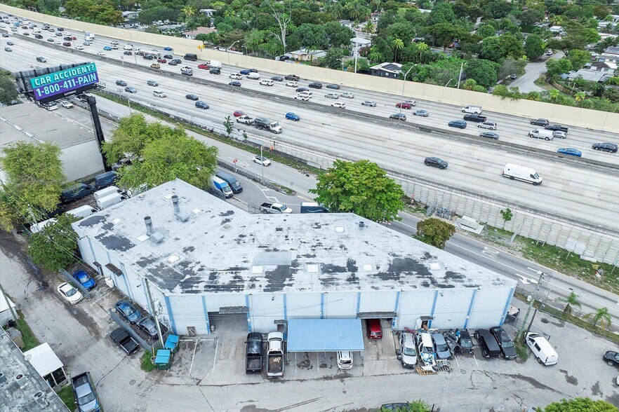 660 NW 137th St, North Miami, FL à vendre - Photo du bâtiment - Image 3 de 34