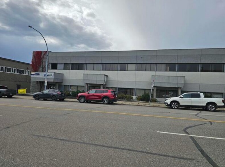 1577 7th Av, Prince George, BC à louer - Photo du bâtiment - Image 2 de 8