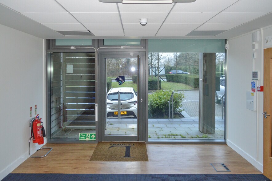 302 South Row, Milton Keynes à louer - Photo du bâtiment - Image 3 de 5