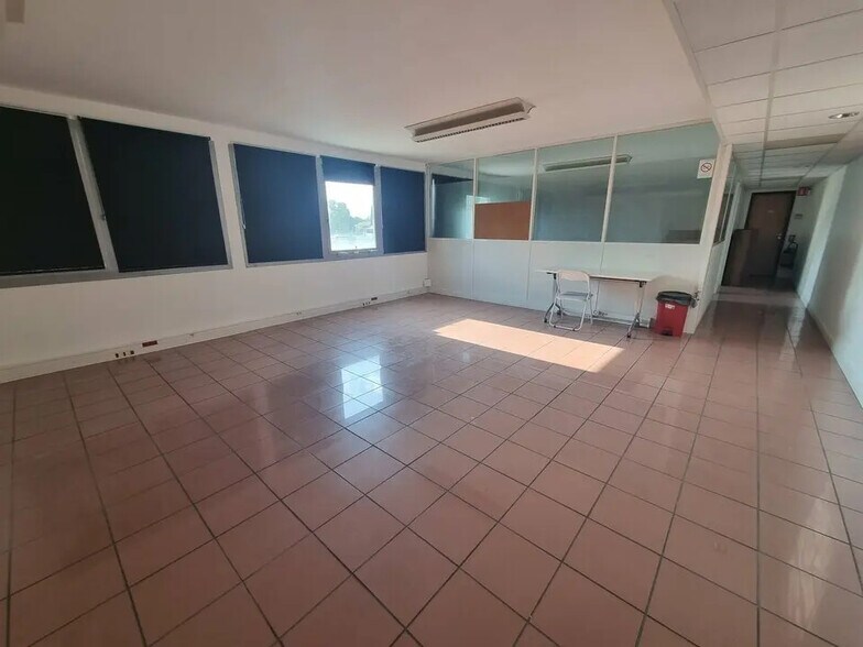 365 Rue Maurice Aicardi Lejard, Aix-en-Provence à louer - Photo du bâtiment - Image 2 de 12