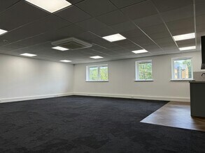 Royds Hall Rd, Leeds à louer Photo intérieure- Image 1 de 6