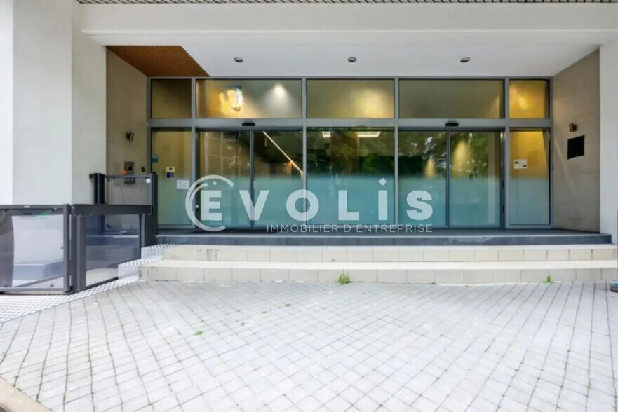 Bureau dans Noisy-le-Grand à louer - Hall d’entrée - Image 2 de 9