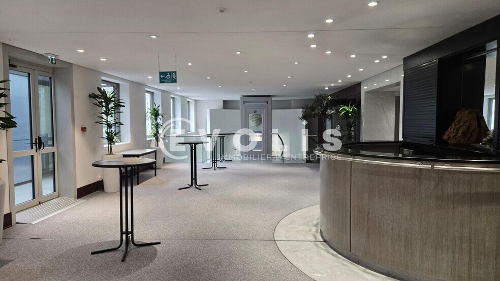 39-41 Rue Louis Blanc, Courbevoie à louer - Photo du bâtiment - Image 2 de 15