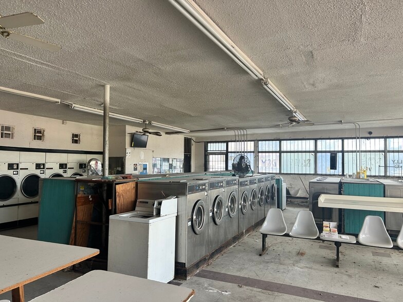 5602 Cavalcade St, Houston, TX for sale - Building Photo - Image 2 of 24