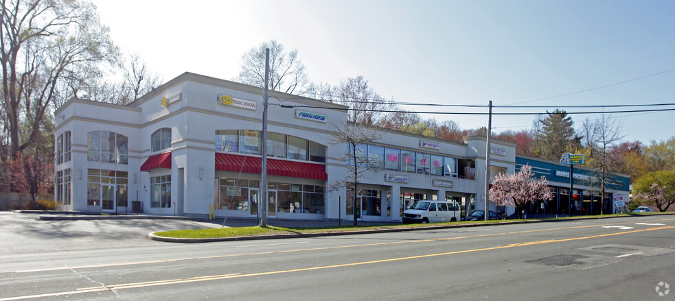 2085 E Main St, Cortlandt Manor, NY for lease - Primary Photo - Image 1 of 5