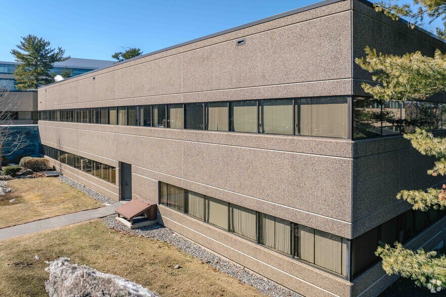 303 Wyman St, Waltham, MA à louer - Photo du bâtiment - Image 3 de 10