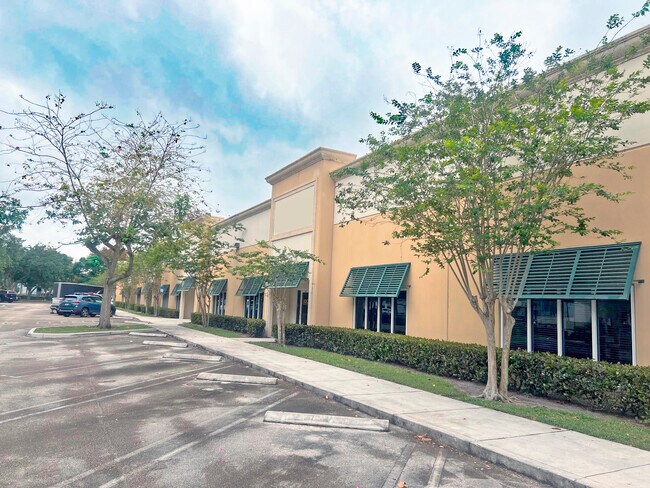More details for 660 NW Enterprise Dr, Port Saint Lucie, FL - Industrial for Lease