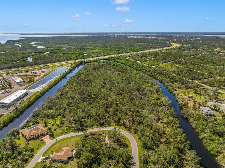 2249 Private Cir, Port Charlotte, FL à vendre - Aérien - Image 3 de 14