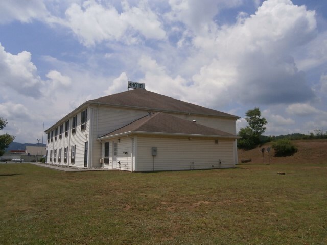 2521 Lawn Rd, Meadow Bridge, WV à vendre - Photo du bâtiment - Image 3 de 8