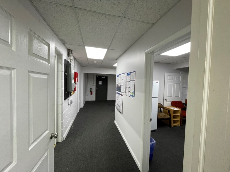 1030 Delsea Dr, Westville, NJ for lease - Interior Photo - Image 3 of 7