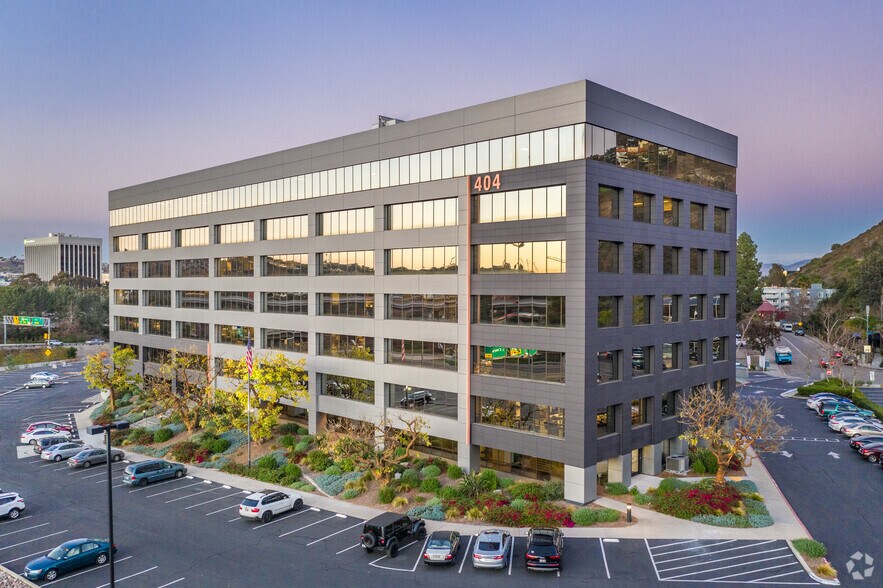 404 Camino del Rio S, San Diego, CA à louer - Photo du bâtiment - Image 2 de 14