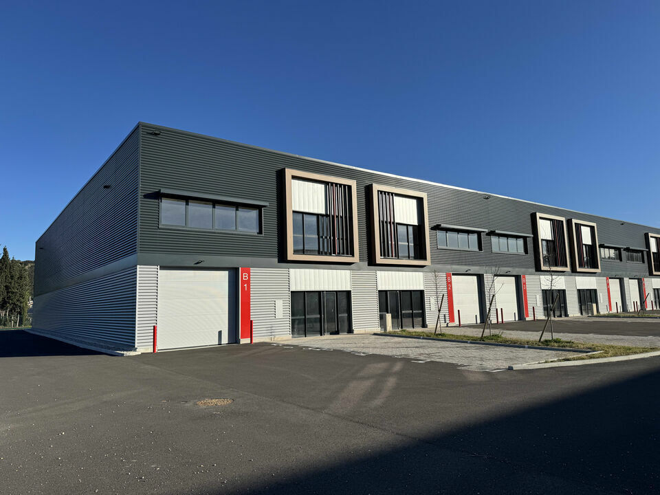 Flex in Avignon for lease Building Photo- Image 1 of 11