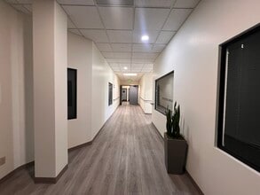 909-919 Garnet Ave, San Diego, CA for lease Interior Photo- Image 2 of 7