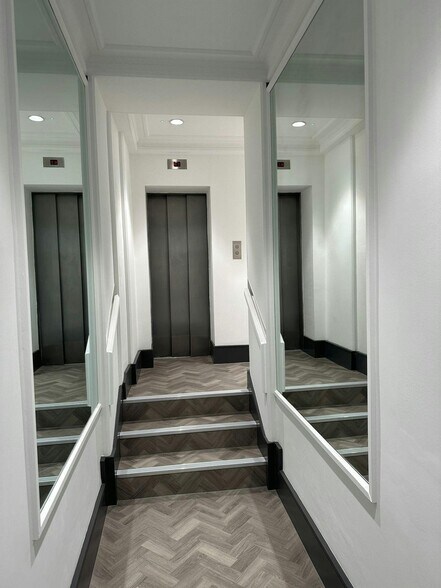 54 Conduit St, Londres à louer - Photo du bâtiment - Image 2 de 6