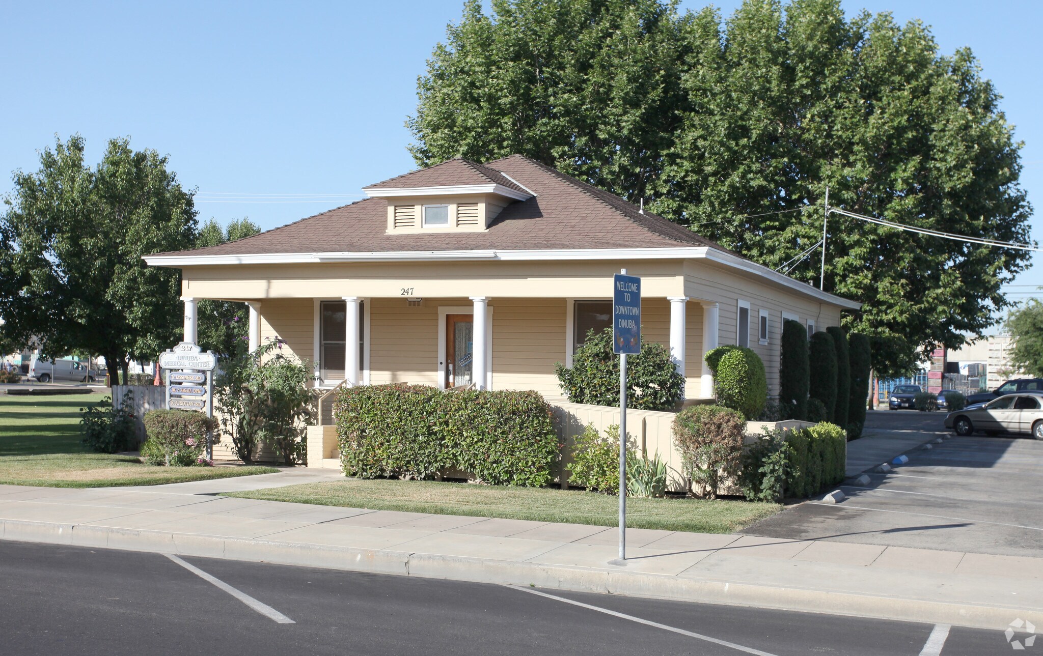 247 N L St, Dinuba, CA à vendre Photo du bâtiment- Image 1 de 1