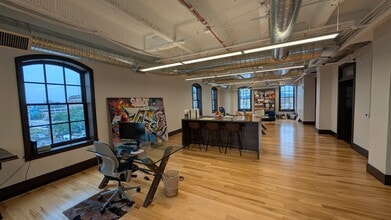 130-140 E 2nd St, Flint, MI for lease Interior Photo- Image 2 of 7